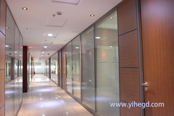 辦公室玻璃隔斷